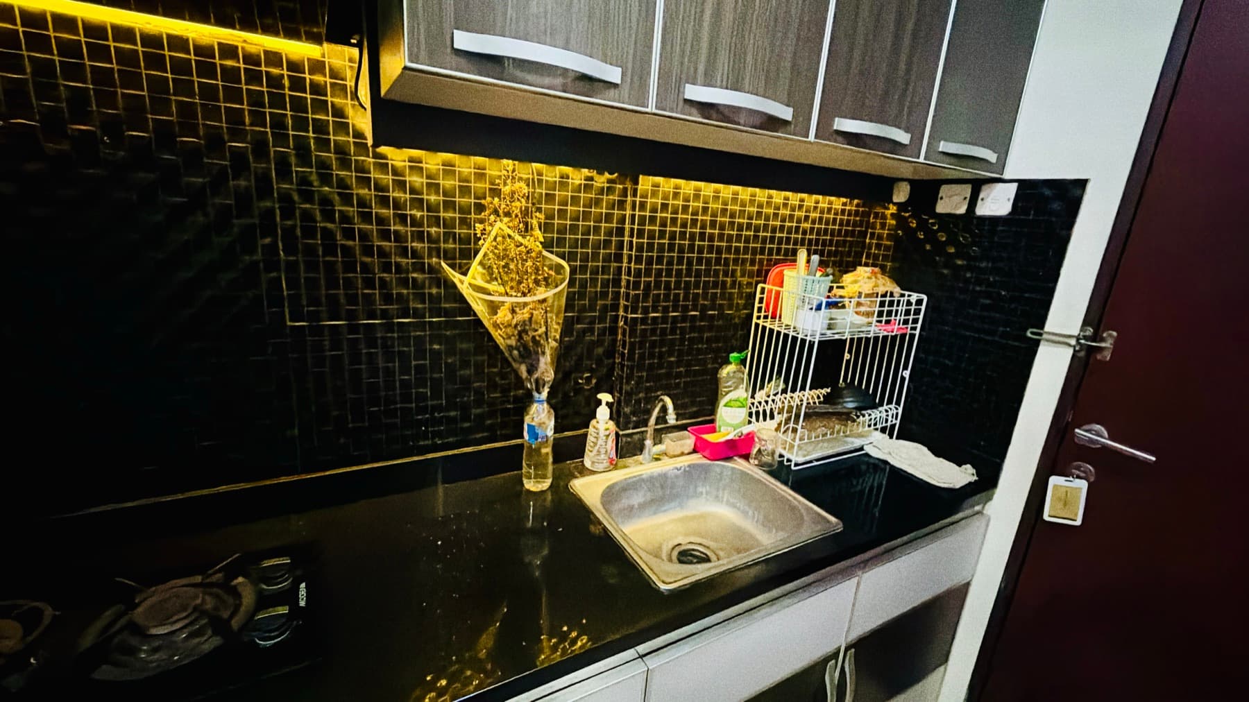 Interior kamar Studio Plus ByBee — Apartment Tamansari Panoramic Bandung. 1 Double + Sofa Bed, ~30 m2, 2-3 tamu.