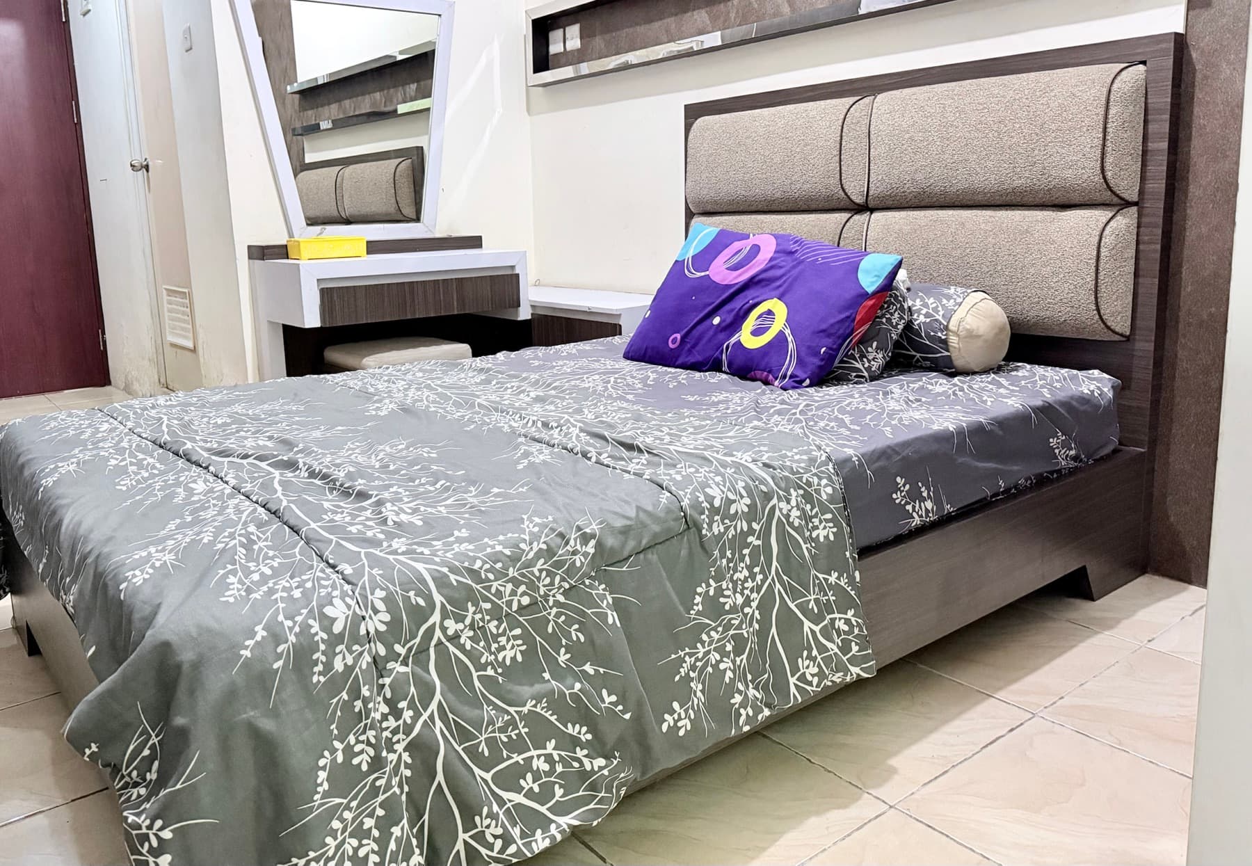 Detail interior kamar Studio Plus ByBee Bandung — area 3.