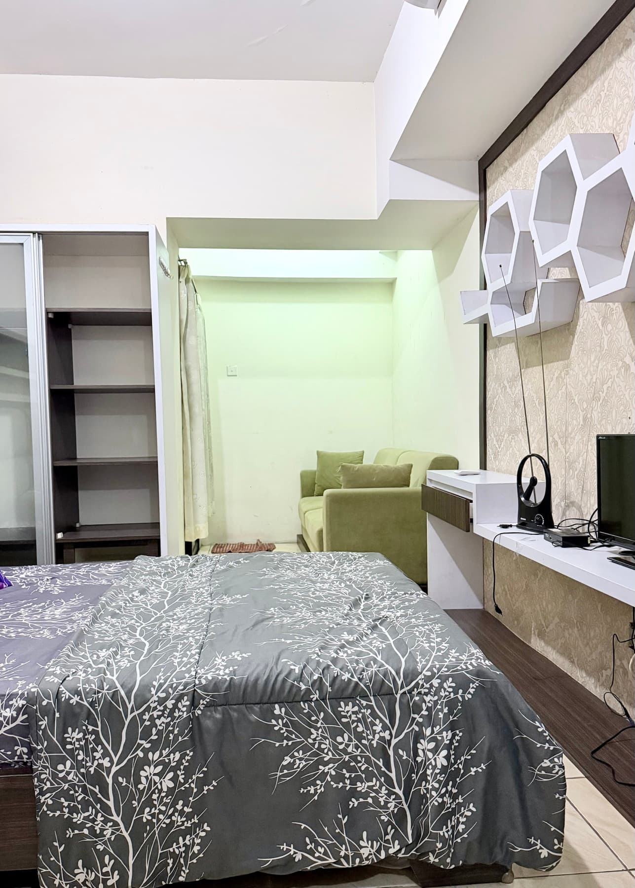 Detail interior kamar Studio Plus ByBee Bandung — area 4.