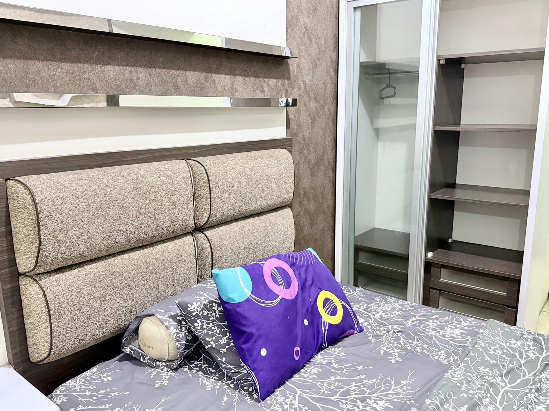 Detail interior kamar Studio Plus ByBee Bandung — area 5.
