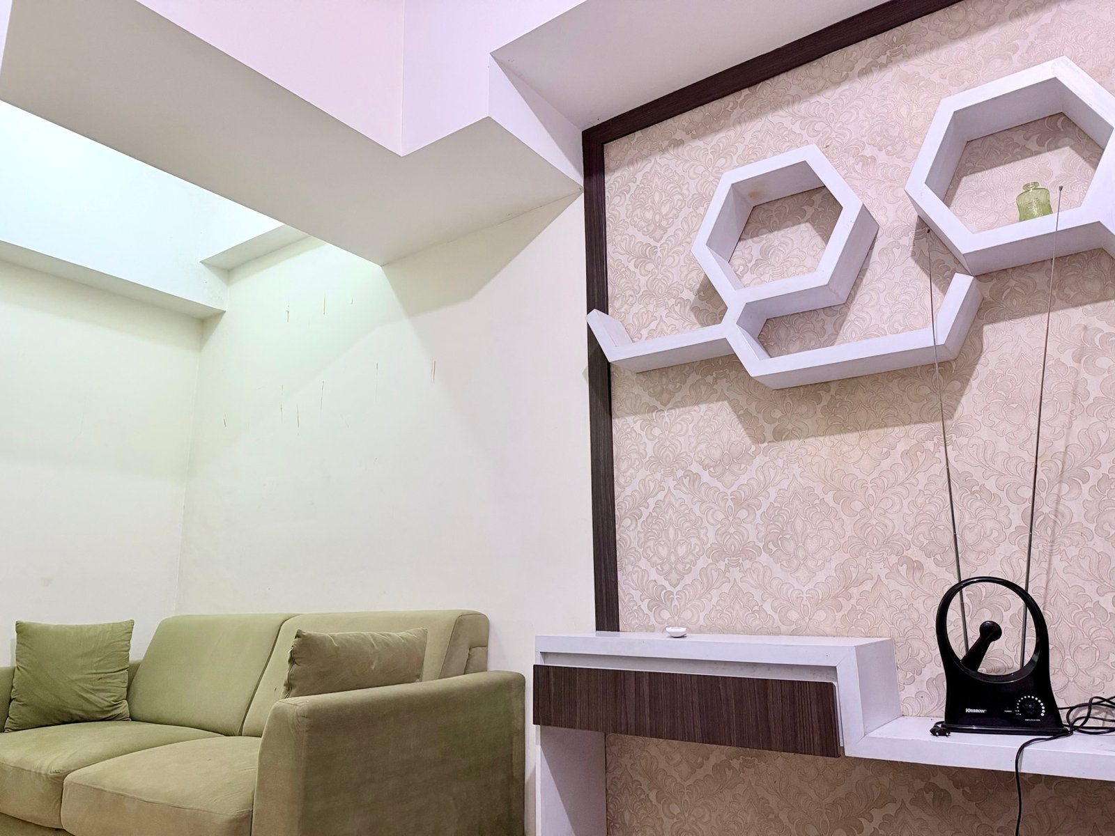 Kamar mandi ByBee - hot water dan amenities lengkap